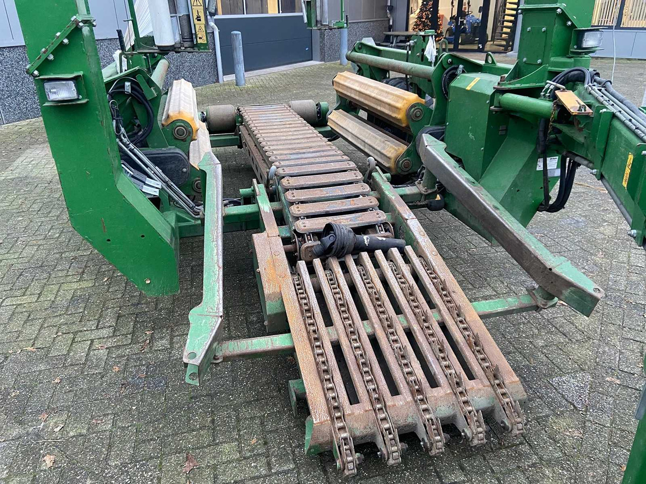 Machine agricole McHale 998