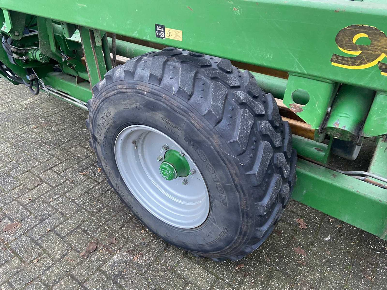 Machine agricole McHale 998