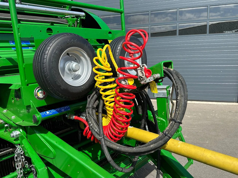 Machine agricole McHale F5600 plus