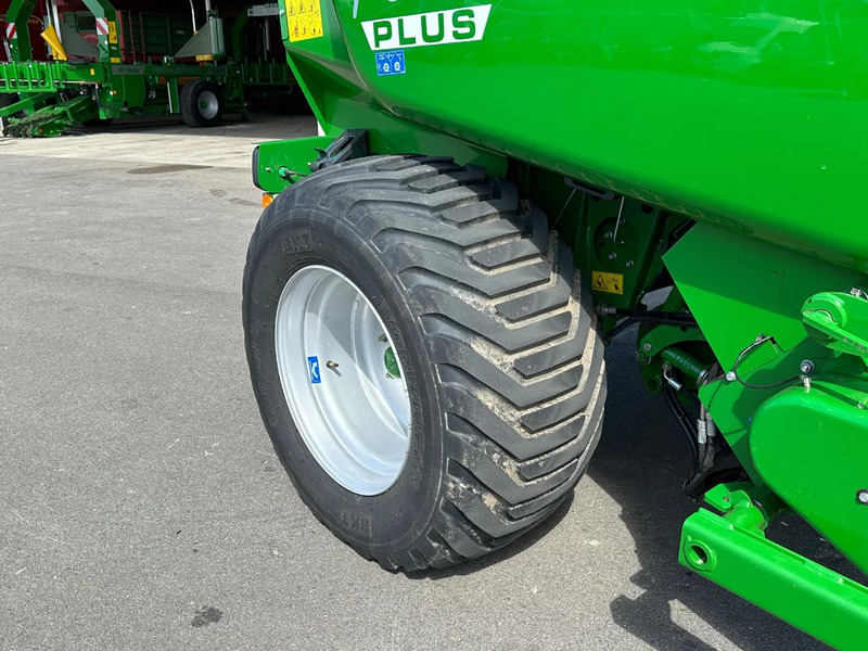 Machine agricole McHale F5600 plus