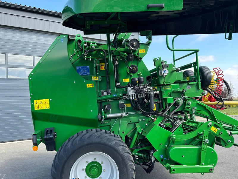Machine agricole McHale F5600 plus