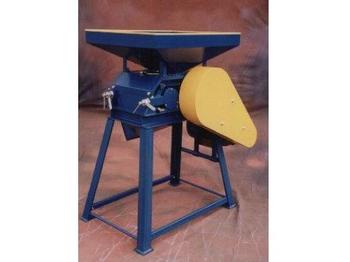 Mélangeuse Agjat Getreidequetsche/Grain Crusher/ZGNIATACZ ZBOŻA