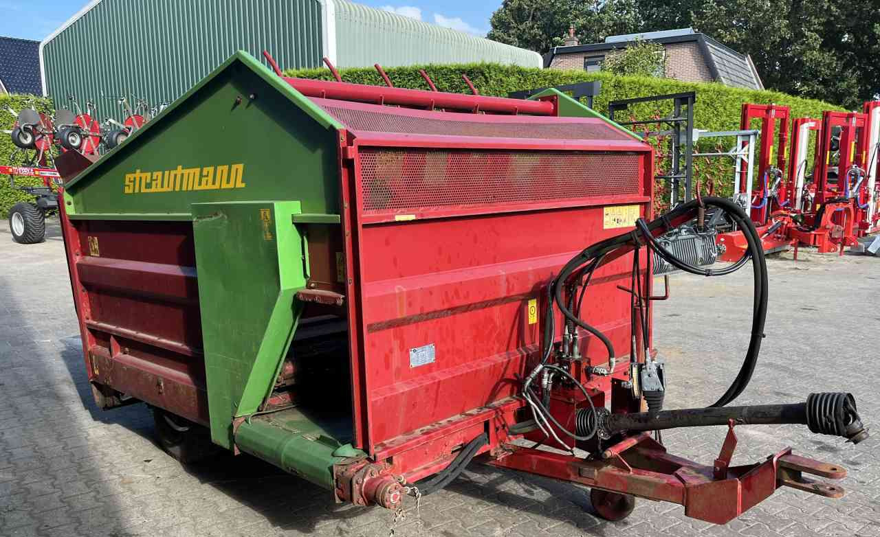 Mélangeuse Strautmann BVW Blokkenwagen doseerwagen voermachines