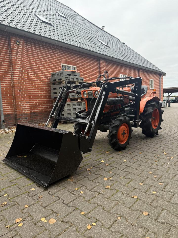 Micro tracteur Angebot Kleintraktor Kubota B7001 mit Frontlader