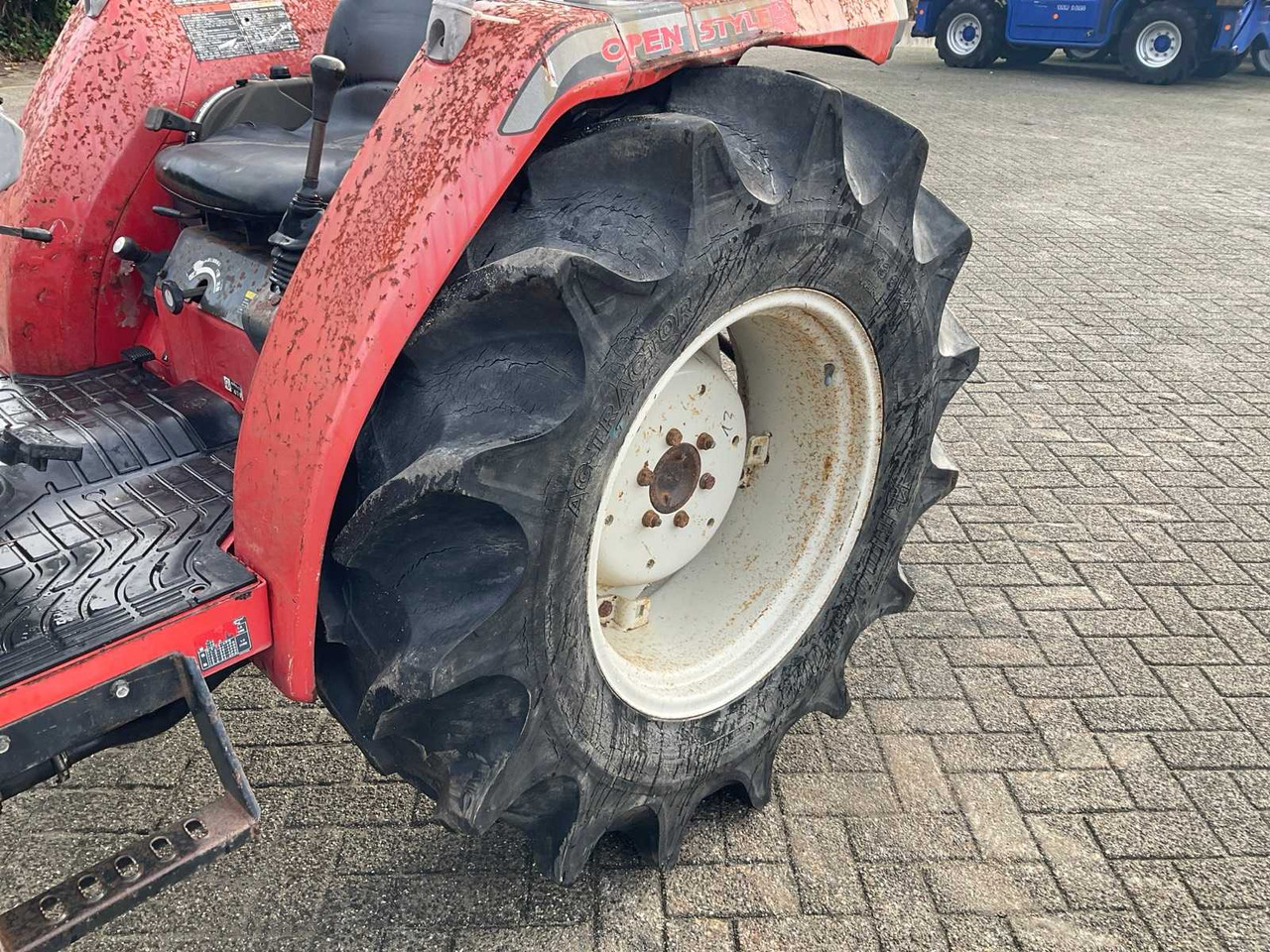 Micro tracteur Mitsubishi MT331