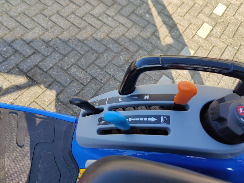 Micro tracteur New Holland BOOMER 25 Tractor Compact