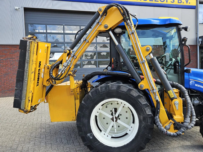 Micro tracteur New Holland Boomer 3050 met Bos Maaiarm