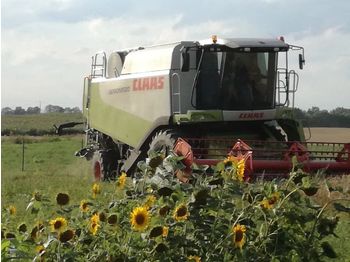 Moissonneuse-batteuse CLAAS Lexion 520