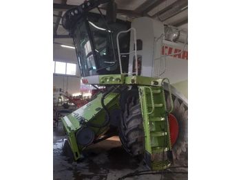 Moissonneuse-batteuse CLAAS Lexion 670