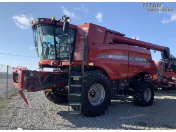 Moissonneuse-batteuse Case-IH 8230