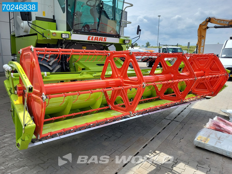 Moissonneuse-batteuse Claas Dominator 130 Dominator 130 4X2 4Mtr HEADER - PERKINS TIER 3