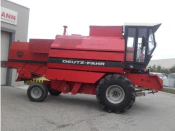 Moissonneuse-batteuse Deutz-Fahr 1302