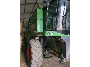 Moissonneuse-batteuse FENDT 5220E