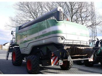 Moissonneuse-batteuse FENDT 6335 C