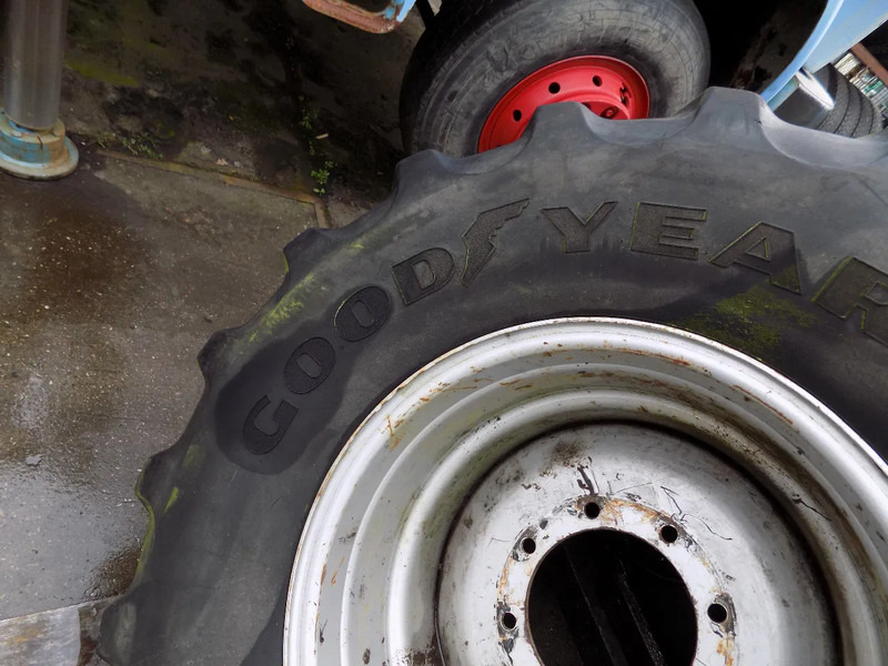 Moissonneuse-batteuse GOOD YEAR banden met velg good year banden met velg 540/65 R 24