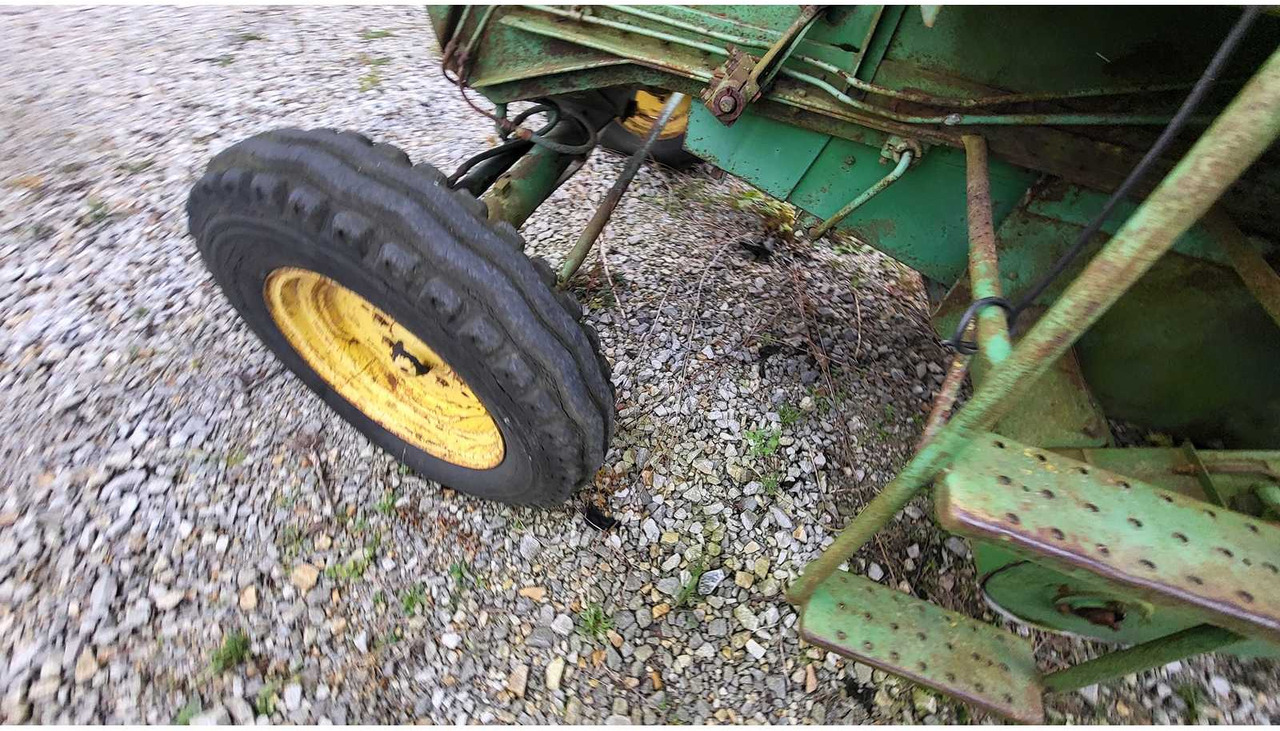 Moissonneuse-batteuse JOHN DEERE 950 COMBINE HARVESTER