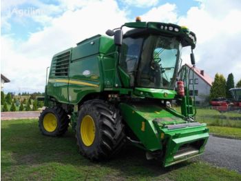 Moissonneuse-batteuse JOHN DEERE T560