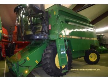 Moissonneuse-batteuse John Deere 2056
