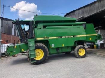 Moissonneuse-batteuse John Deere 2058