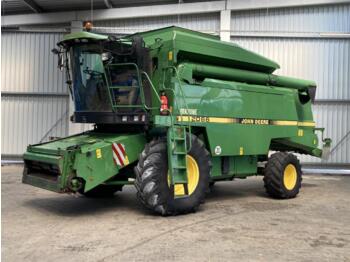 Moissonneuse-batteuse John Deere 2066