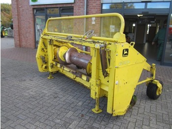 Moissonneuse-batteuse John Deere 630A