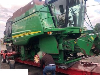Moissonneuse-batteuse John Deere 9880