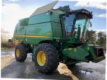 Moissonneuse-batteuse John Deere S560