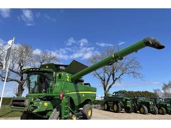 Moissonneuse-batteuse John Deere S690