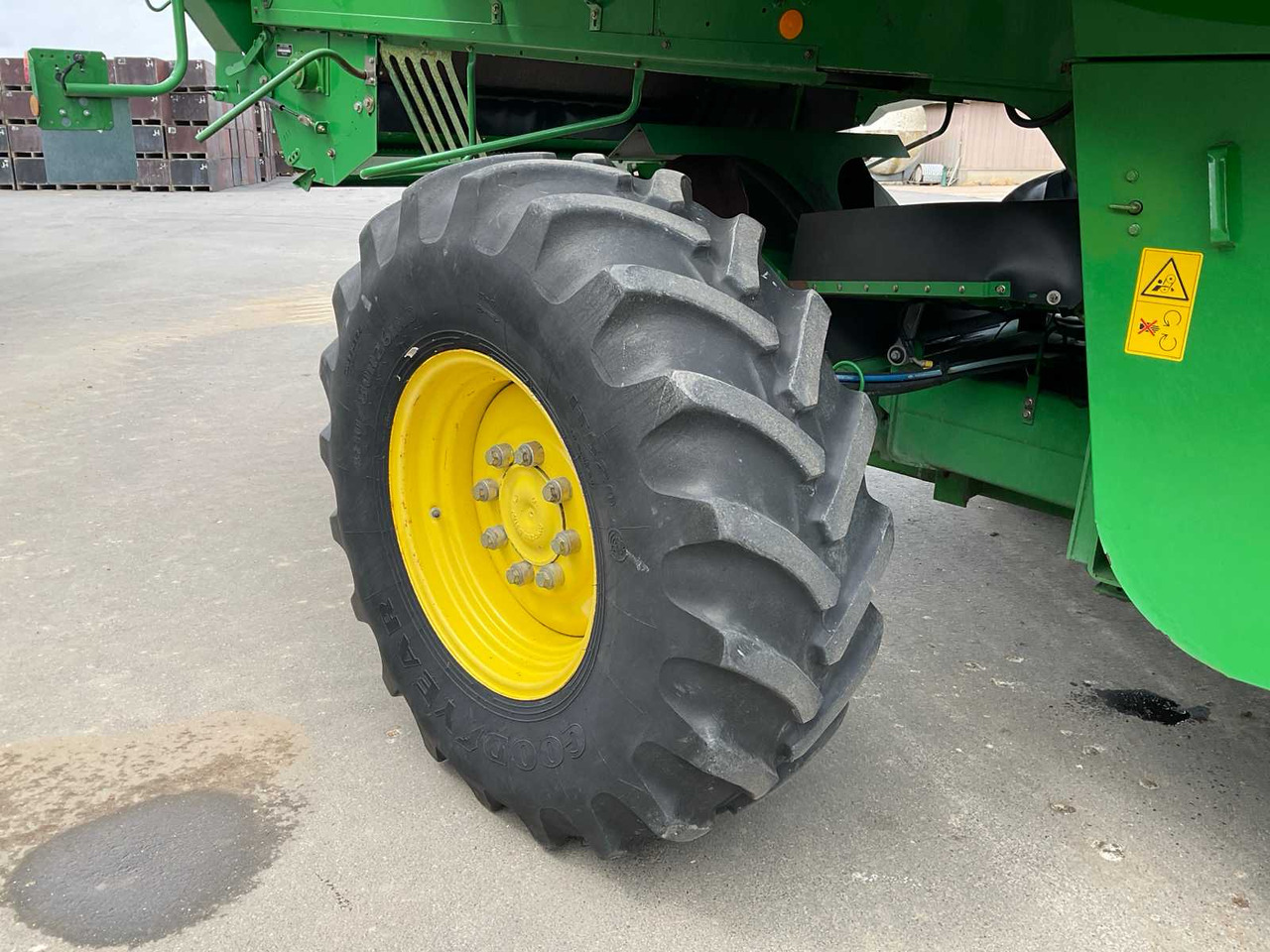 Moissonneuse-batteuse John Deere T670