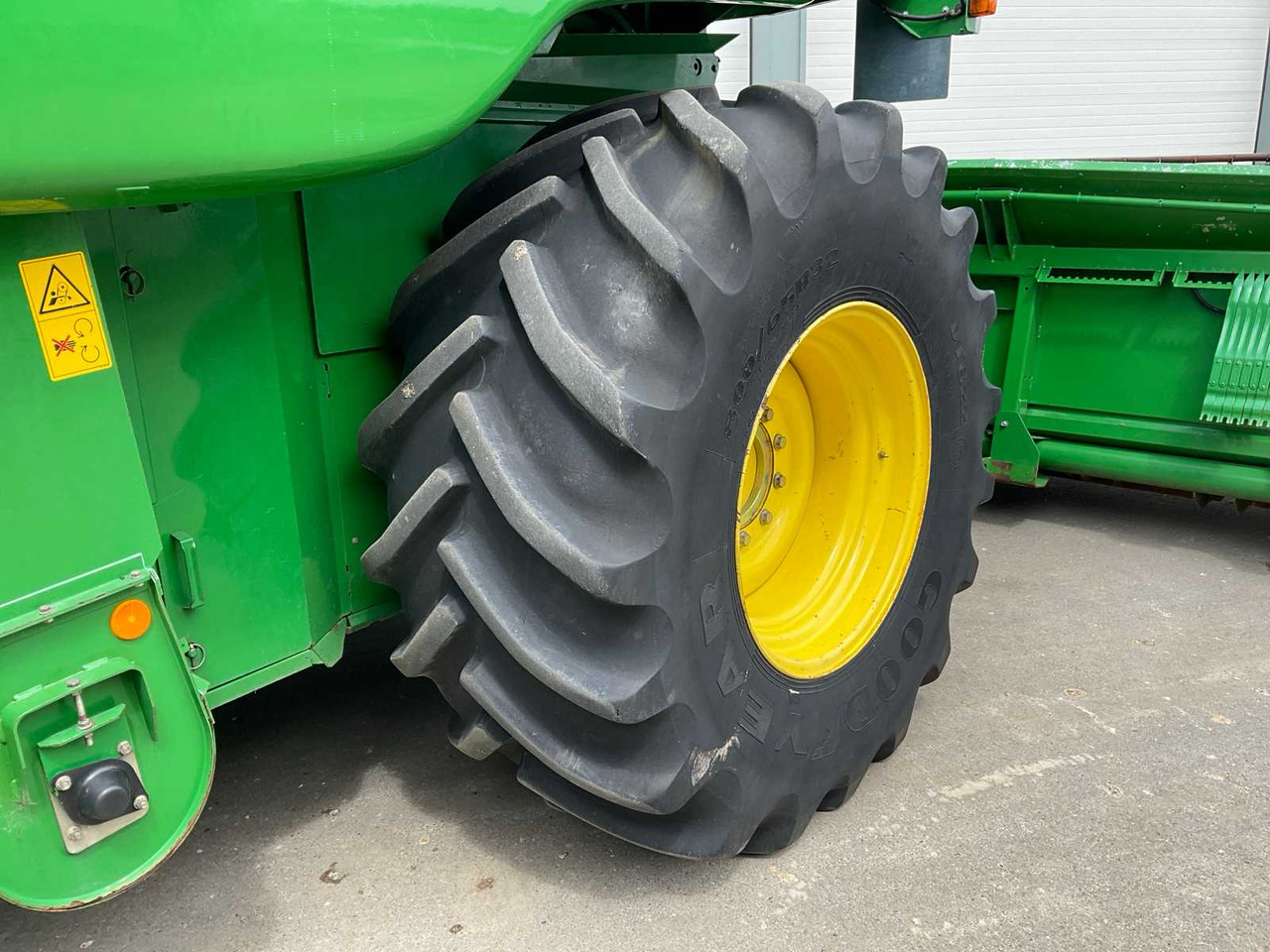 Moissonneuse-batteuse John Deere T670