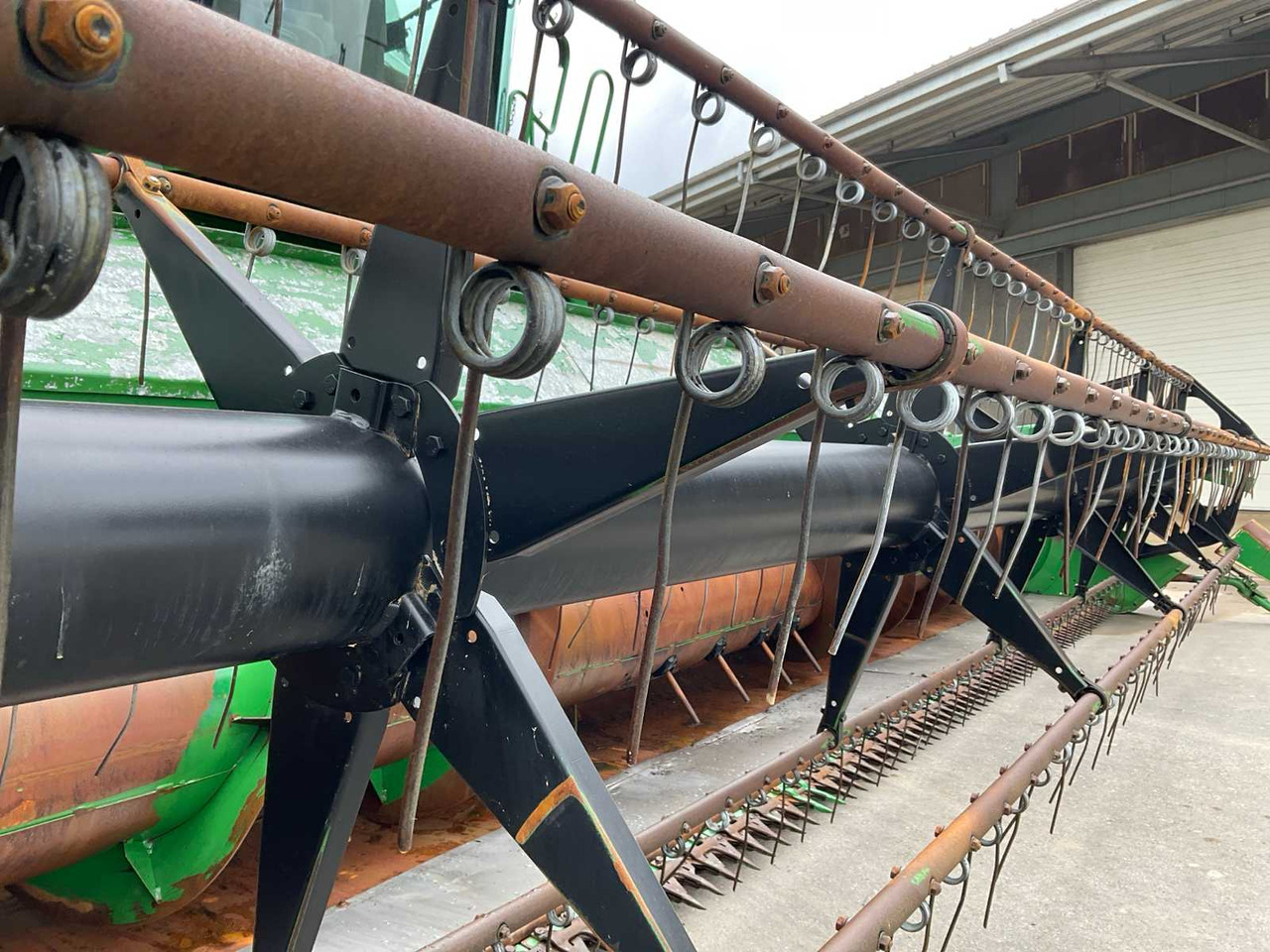 Moissonneuse-batteuse John Deere T670