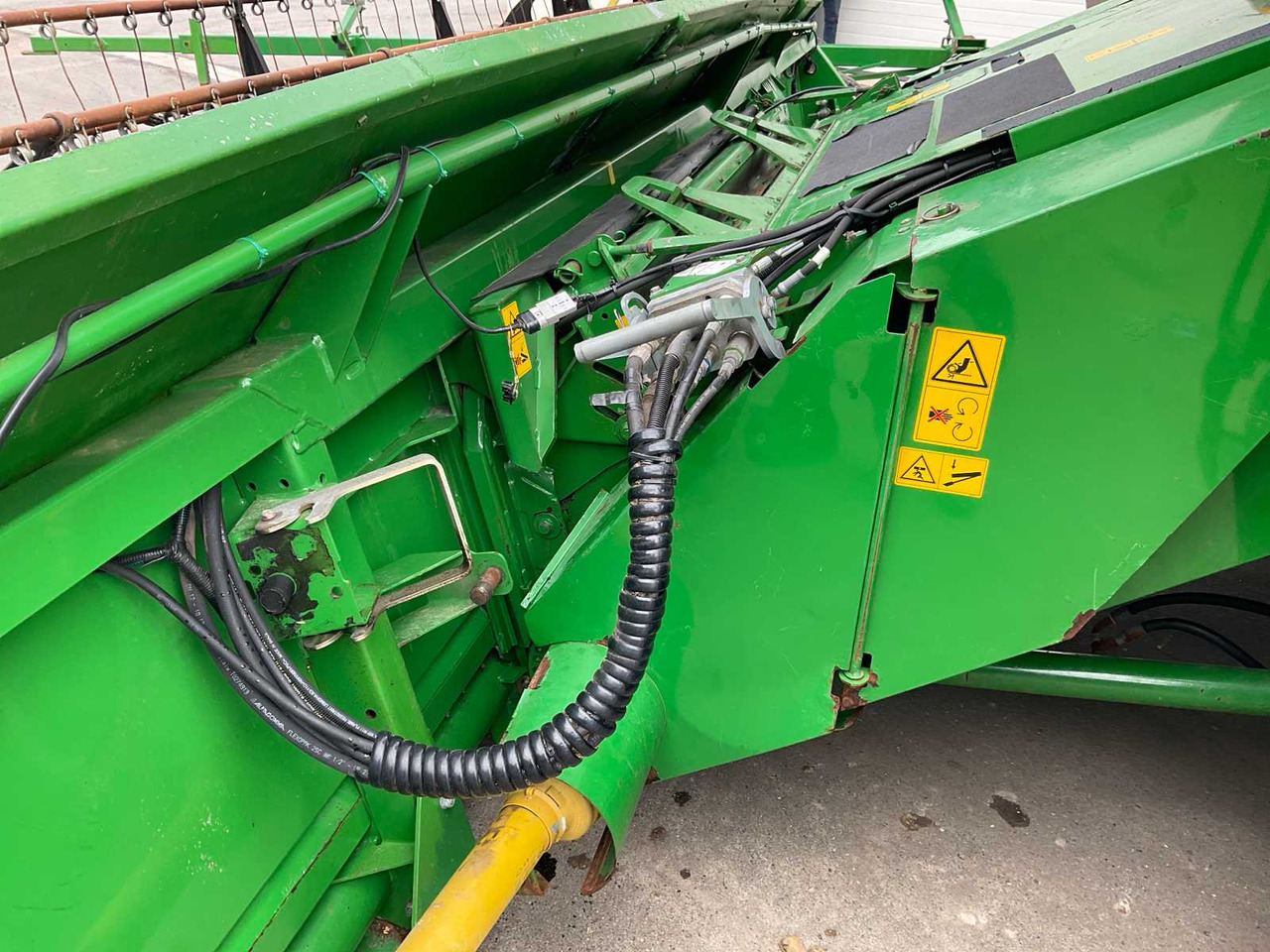 Moissonneuse-batteuse John Deere T670