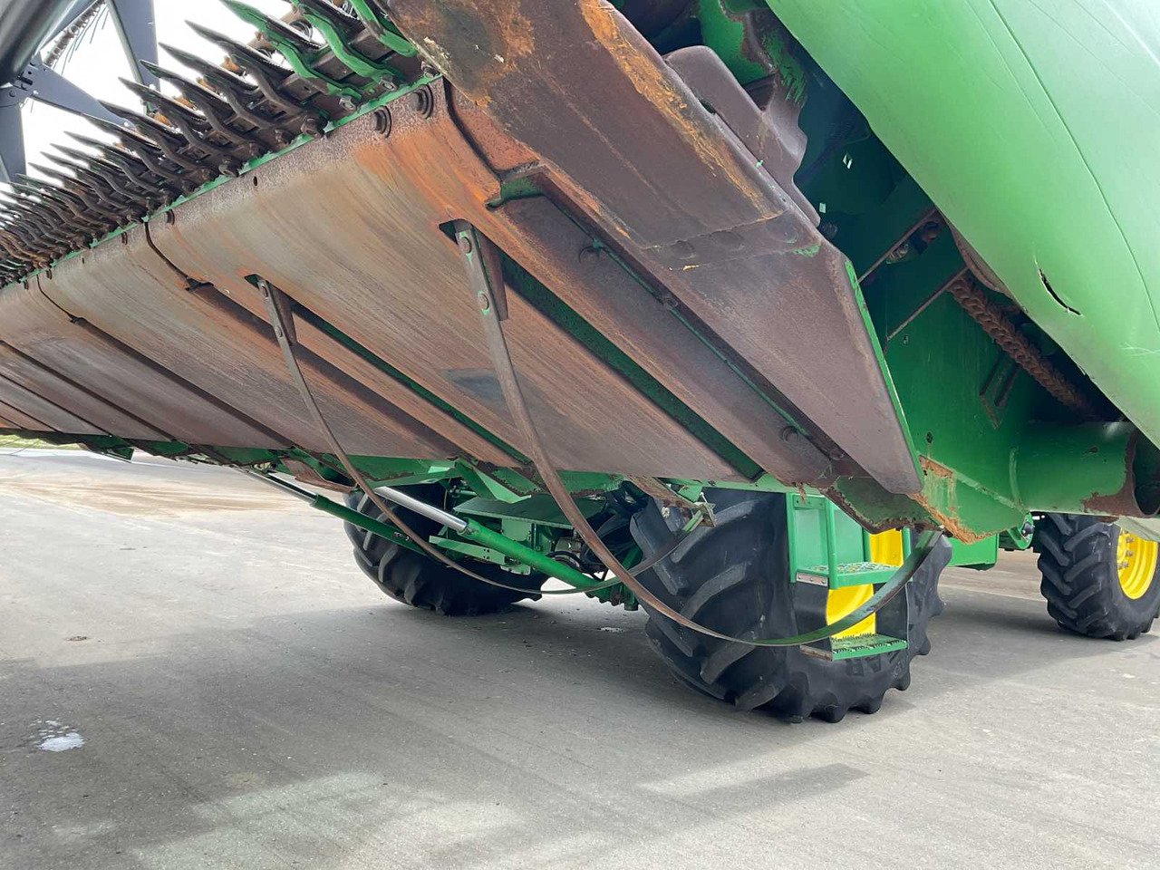 Moissonneuse-batteuse John Deere T670