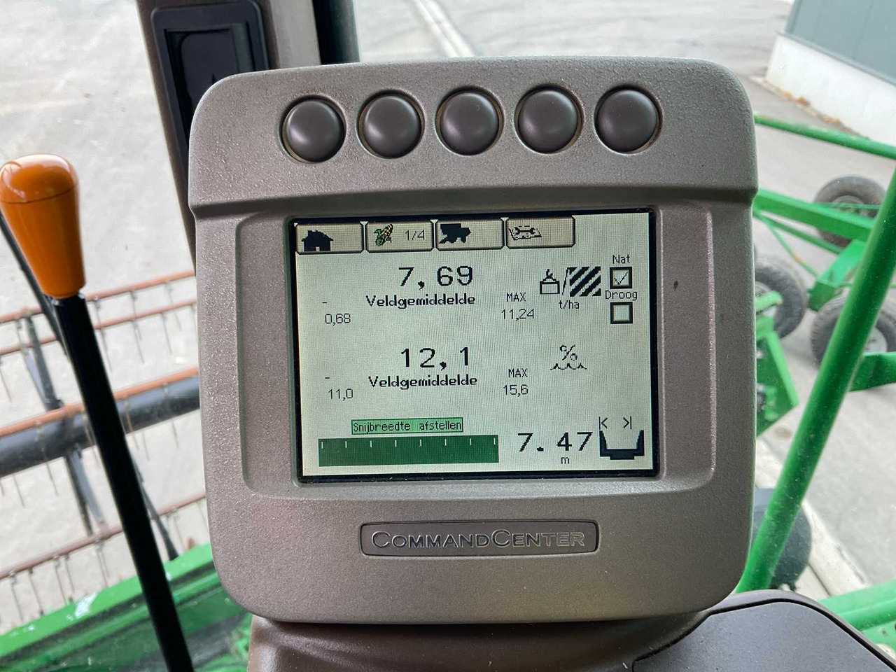 Moissonneuse-batteuse John Deere T670