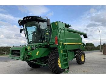 Moissonneuse-batteuse John Deere W550