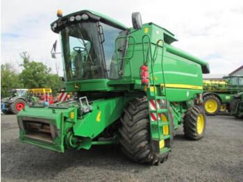 Moissonneuse-batteuse John Deere c 670