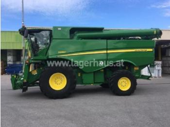 Moissonneuse-batteuse John Deere s690