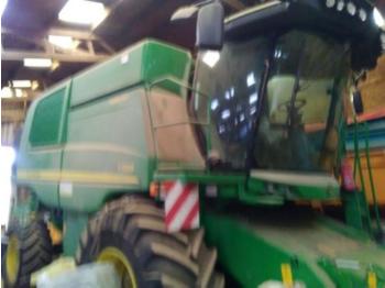 Moissonneuse-batteuse John Deere t550