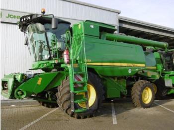 Moissonneuse-batteuse John Deere t550
