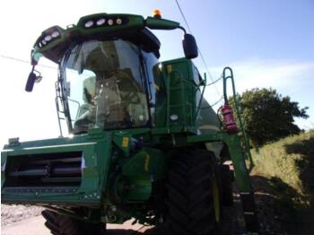 Moissonneuse-batteuse John Deere t560