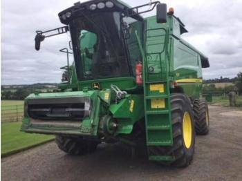 Moissonneuse-batteuse John Deere t670