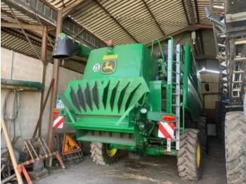 Moissonneuse-batteuse John Deere w540