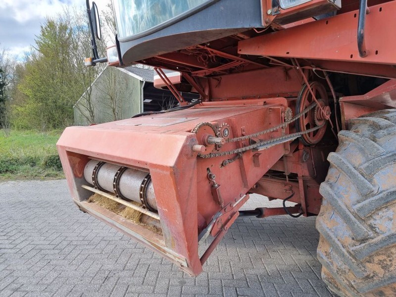 Moissonneuse-batteuse Laverda 3400