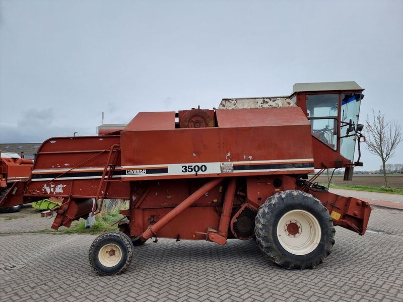 Moissonneuse-batteuse Laverda 3500