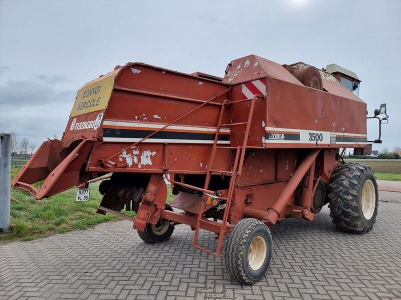 Moissonneuse-batteuse Laverda 3500