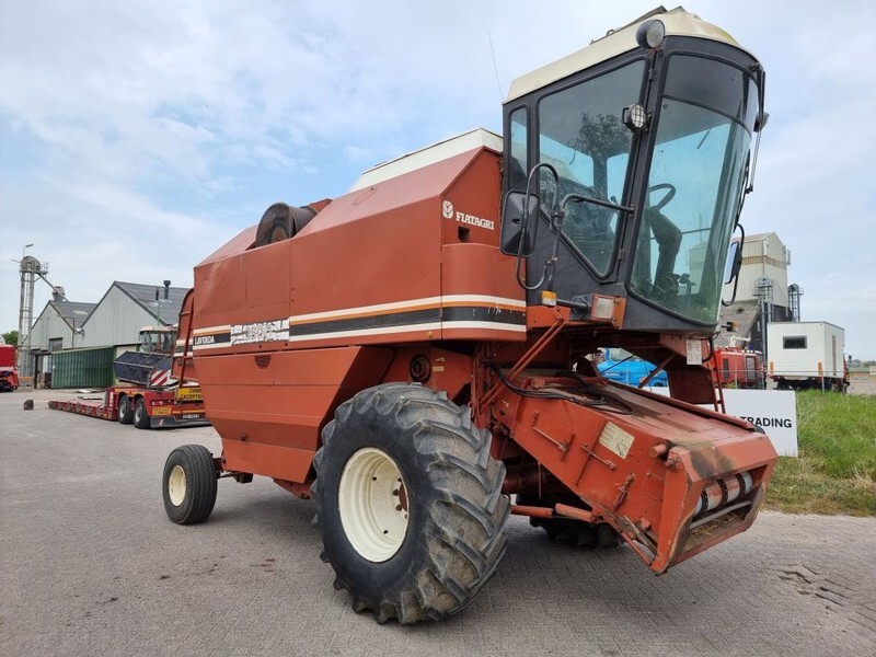 Moissonneuse-batteuse Laverda 3500
