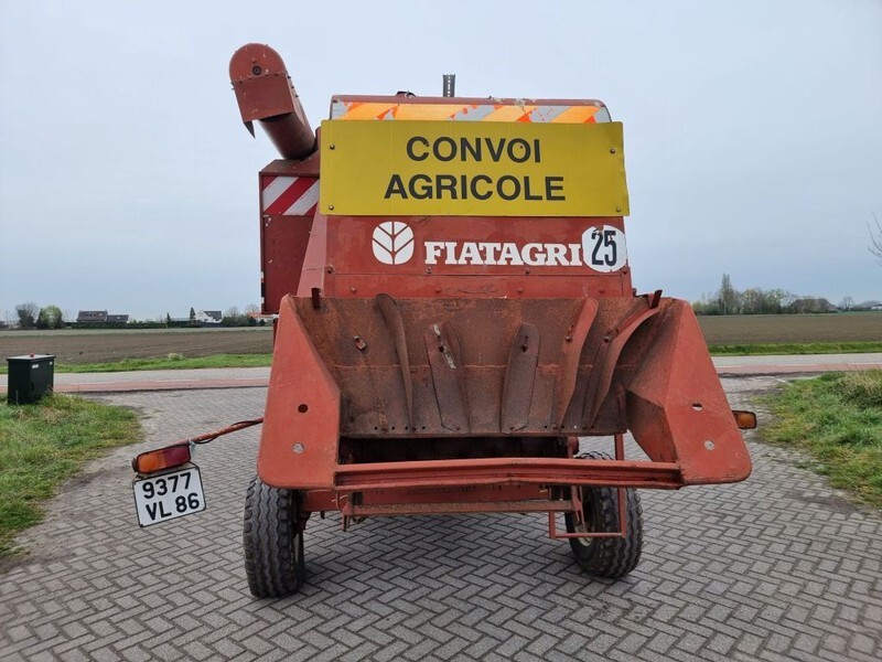 Moissonneuse-batteuse Laverda 3500