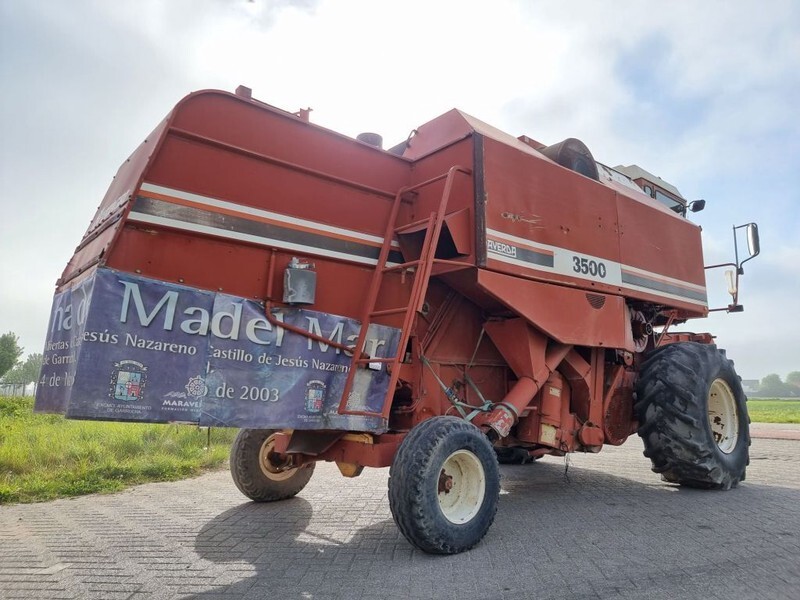 Moissonneuse-batteuse Laverda 3500