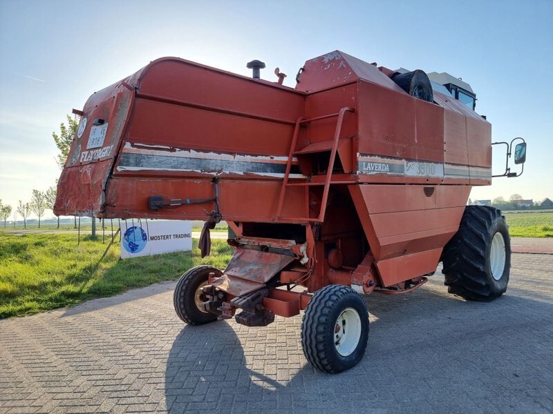 Moissonneuse-batteuse Laverda 3500