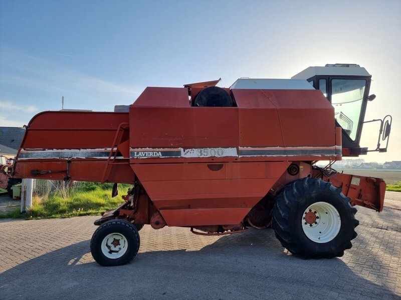 Moissonneuse-batteuse Laverda 3500